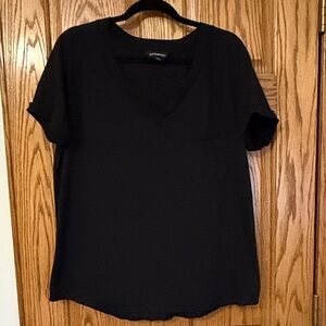 Women’s V-Neck Short Sleeve pocket tee Black